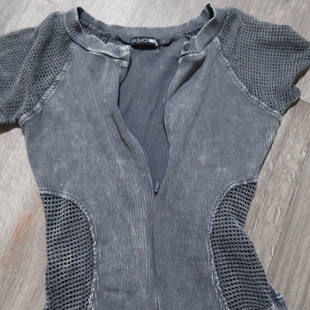 Chic Gray Ribbed Bodysuit - Picture 4 of 6